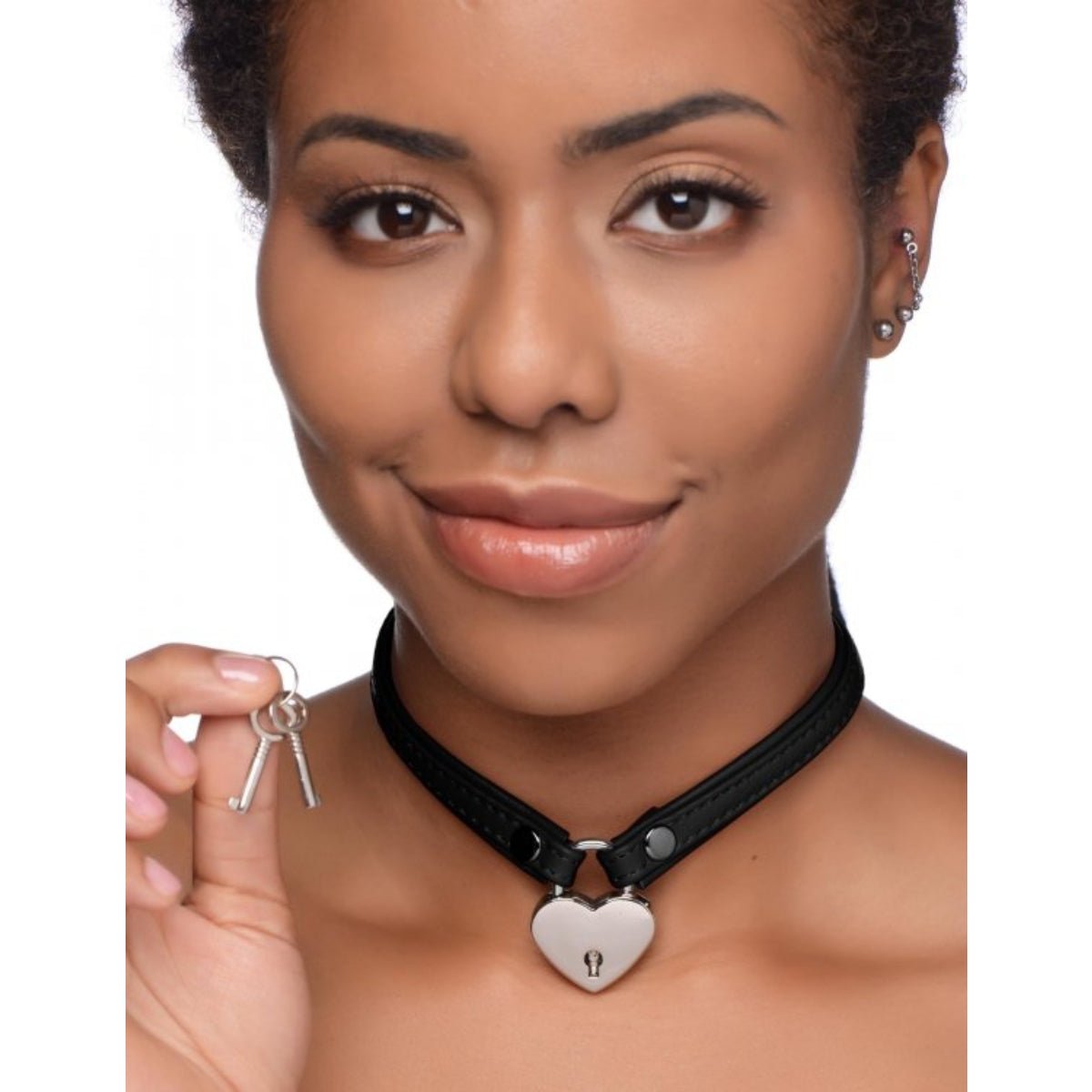 Collars & Leads Master Series Heart Lock Choker With Keys Black   